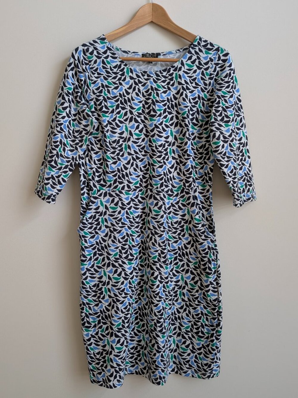 Zilch Medium thick cotton stretch white dress with blue green bird print